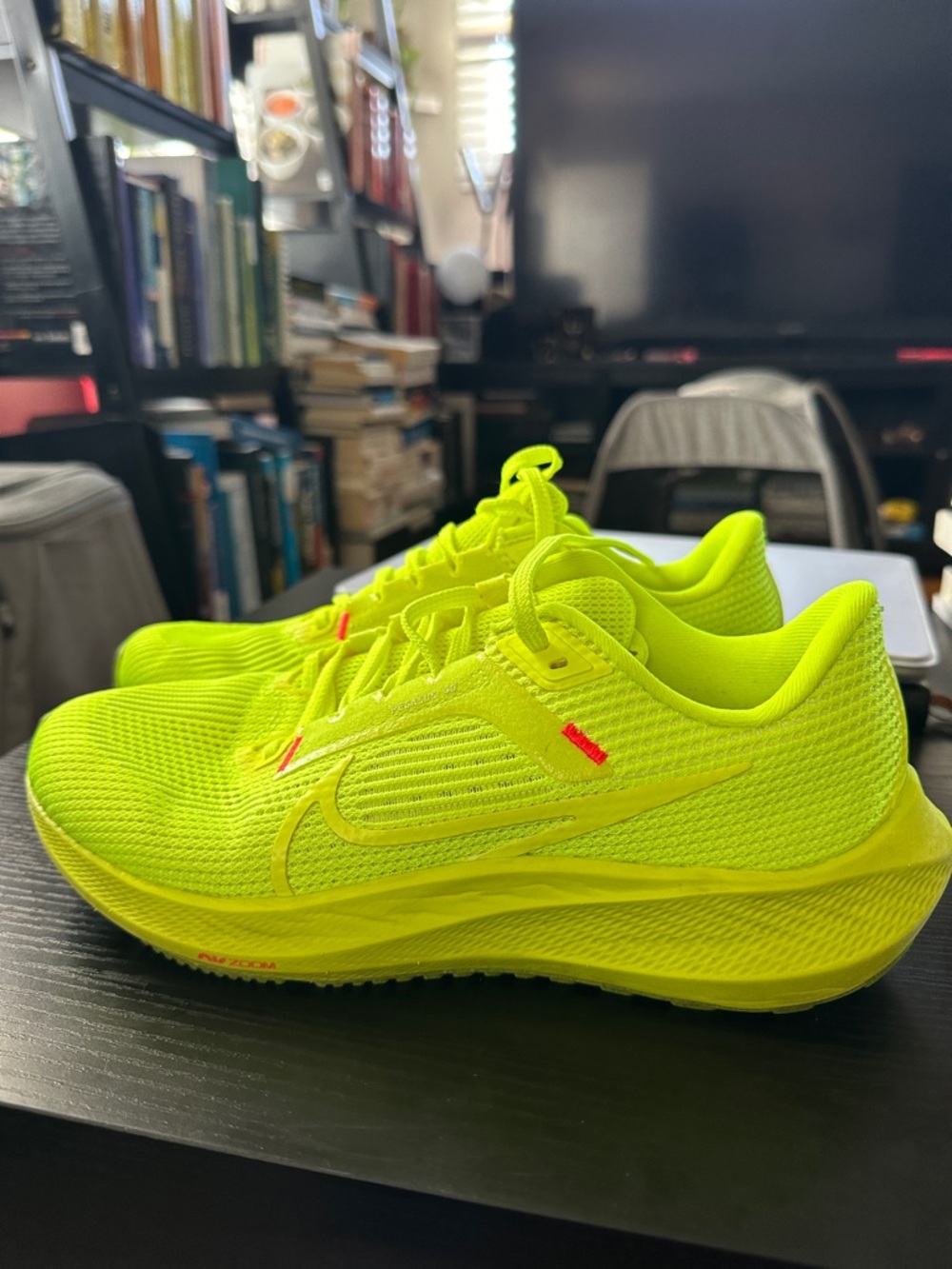 Nike Volt/Neon Pegasus 40 Women’s 8.5